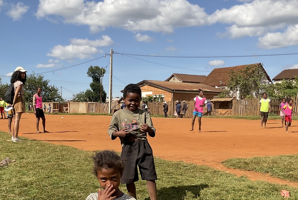 Le terrain de foot